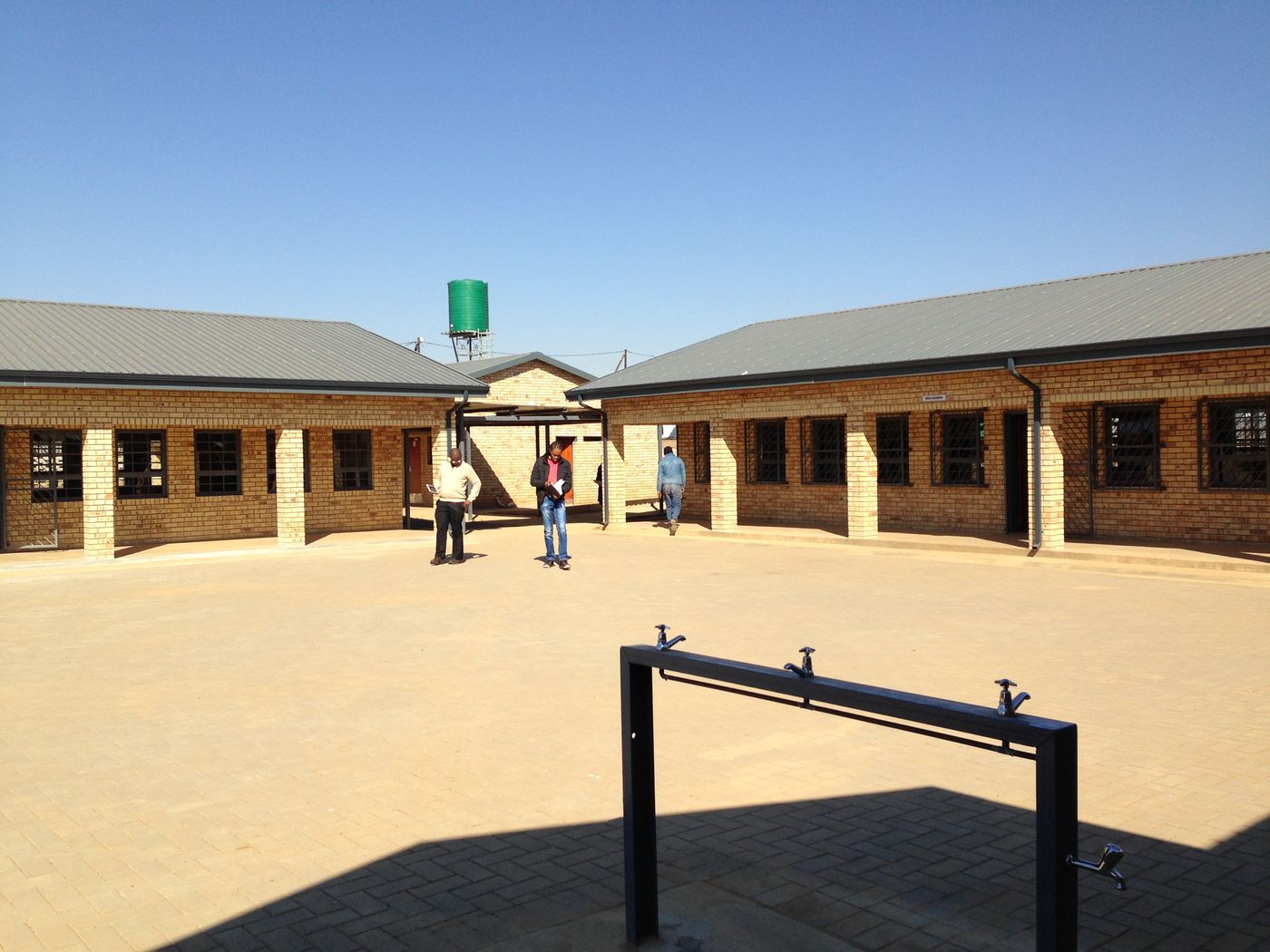Mazista Primary School — photograph 1