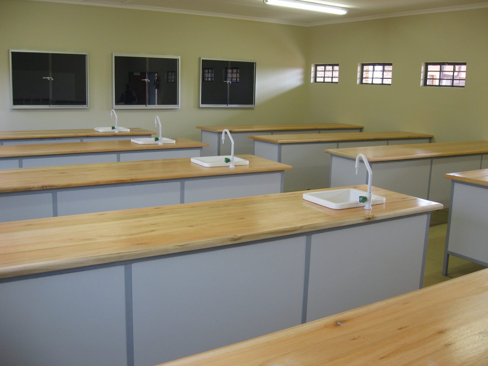 IDT New School Library & 2 New School